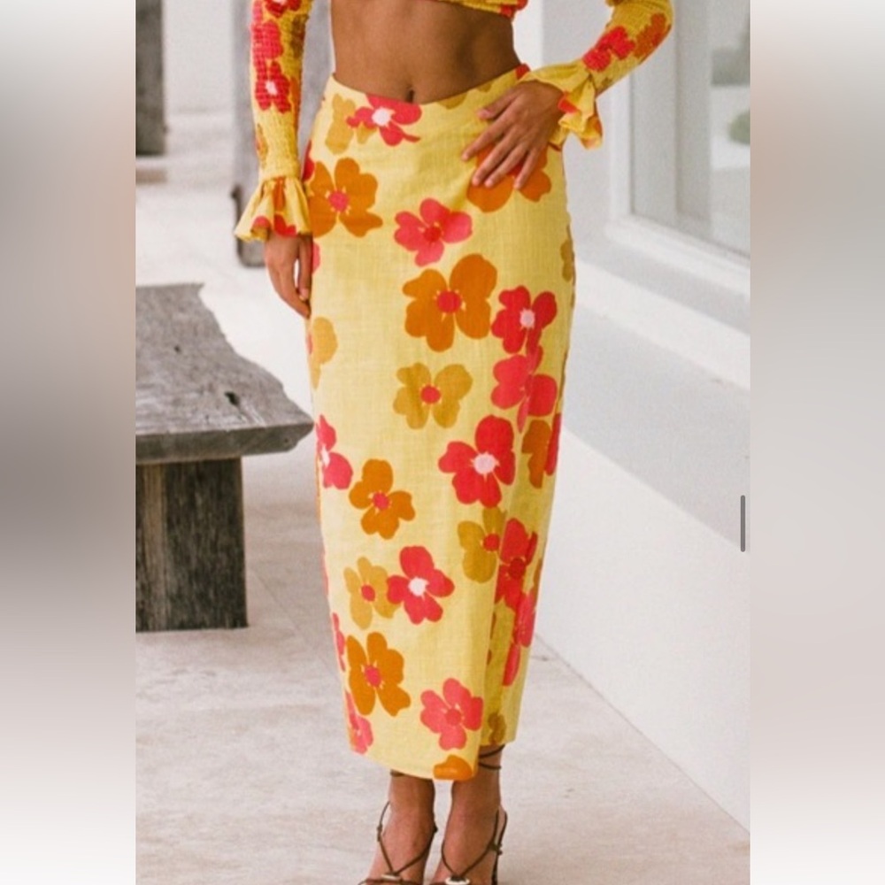 Sabo Skirt Floral Midi Skirt V Waist in Yellow with Pink & Orange Small